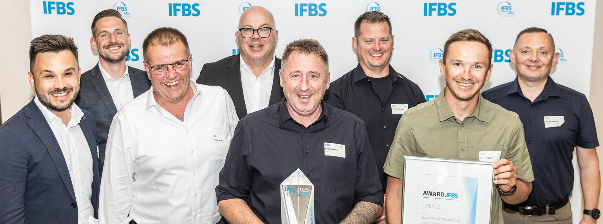 Auszeichnung in der Firmenfamilie: Kemmler Industriebau wird mit dem renommierten IFBS-Award ausgezeichnet