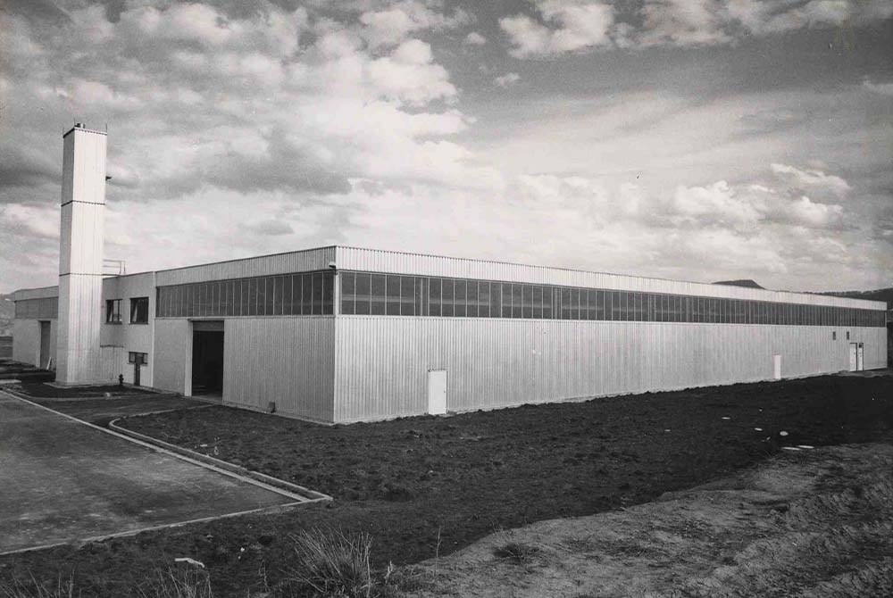Kemmlit-Werk 1972: Kemmler Geschichte der Standortverlagerung – Fertigung zieht vom Tübinger Gelände an den neuen Standort; Kemmler Tradition, Familiengeschichte Kemmler, Entstehung Firmen-Familie Kemmler.