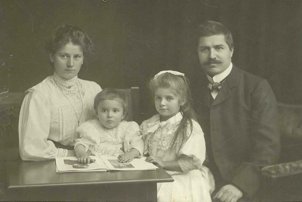 Familienbild der Familie Kemmler: Kemmler Geschichte als Familienunternehmen in fünfter Generation – Kemmler Tradition, Familiengeschichte Kemmler, Entstehung Firmen-Familie Kemmler.